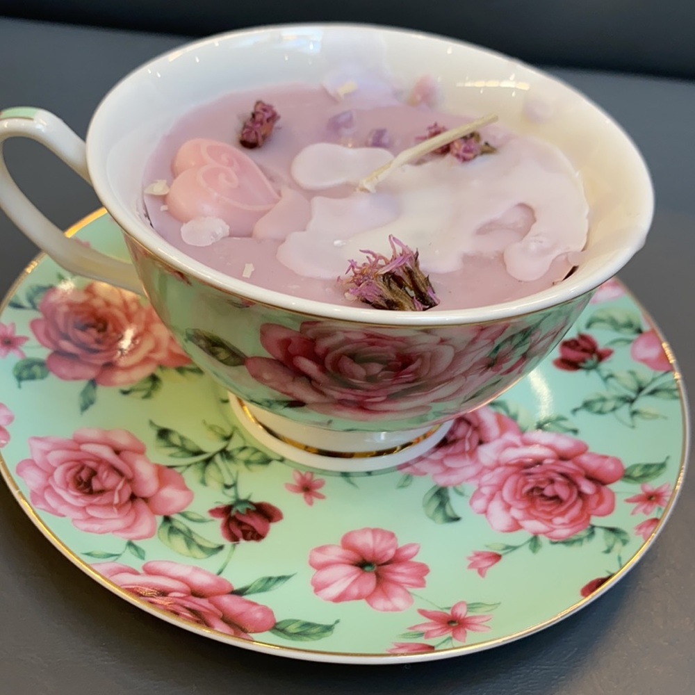 Lilly scent soy wax candle - Picture 4 of 4